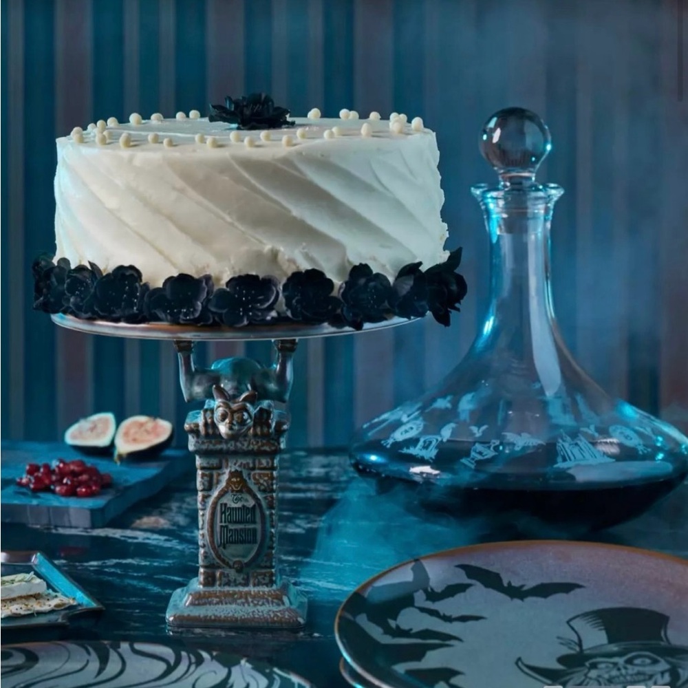 Spook Disney Disneyland Park Sold Out Haunted Mansion Porcelain Cake Plate Stand